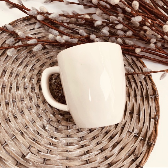 RAE DUNN “KISS LIKE YOU MEAN IT” Mug - Picture 4 of 5